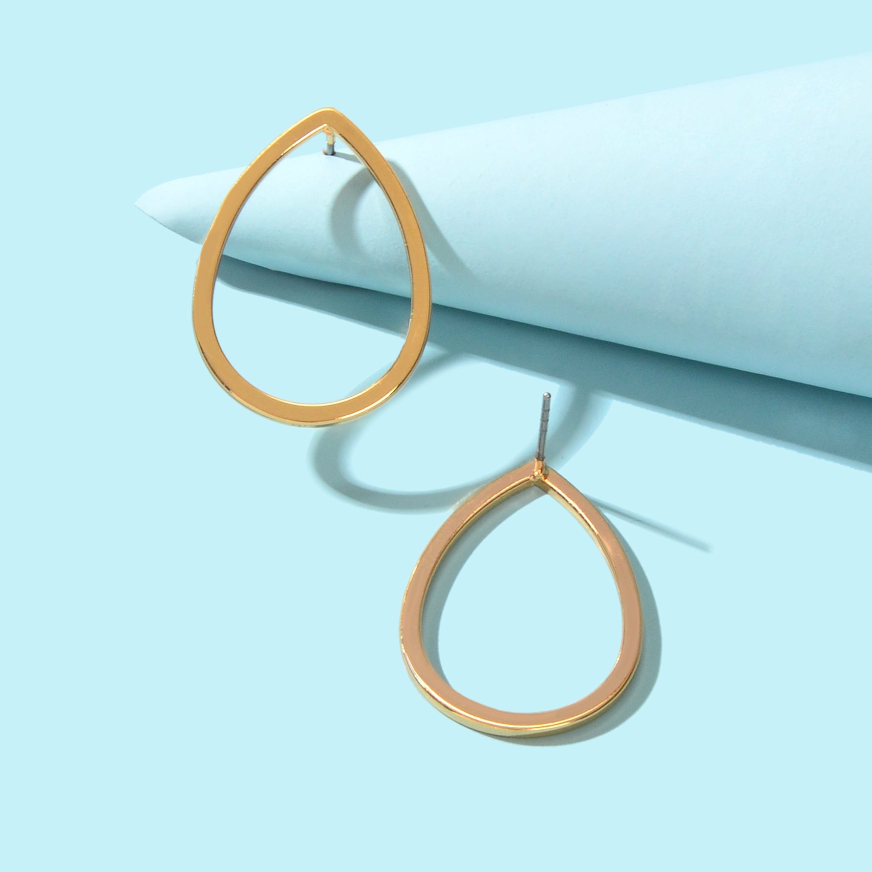 Minimalist Ladies Jewellery Gold Hollow Metal Pierced Water Drop Stud Earrings-3